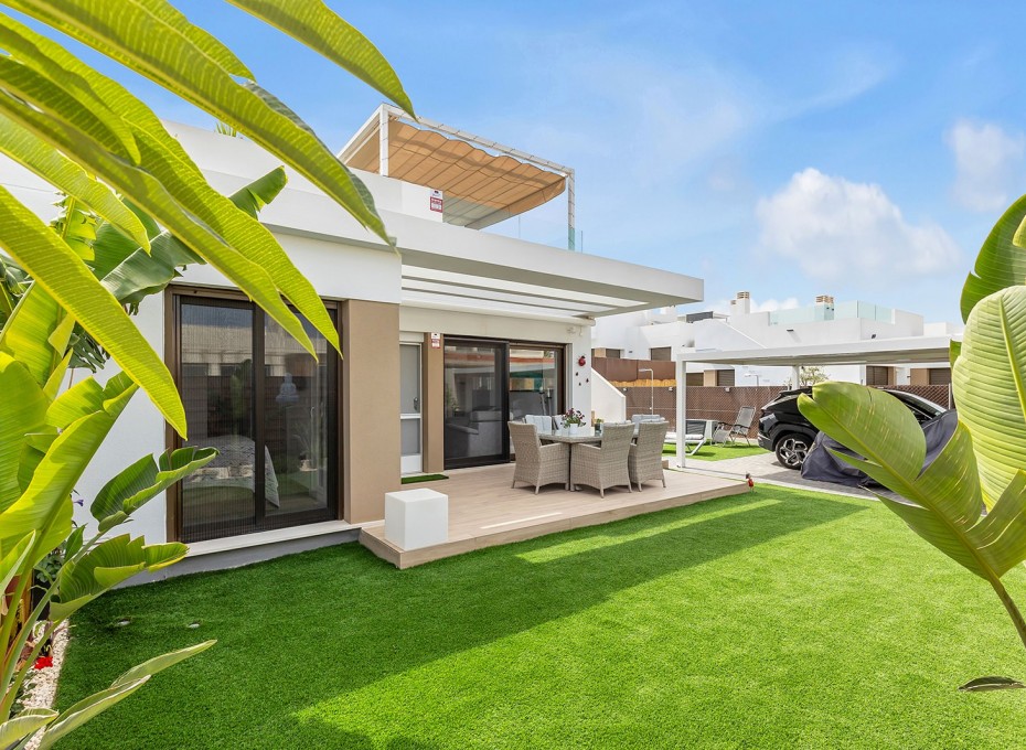 Resale - Semi - Detached Villa -
Orihuela Costa - Vistabella Golf