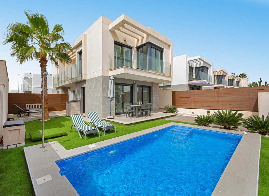 Resale - Semi - Detached Villa -
Vistabella Golf