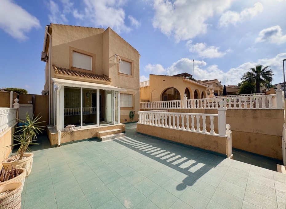 Resale - Single Family Home -
Orihuela - Los Balcones