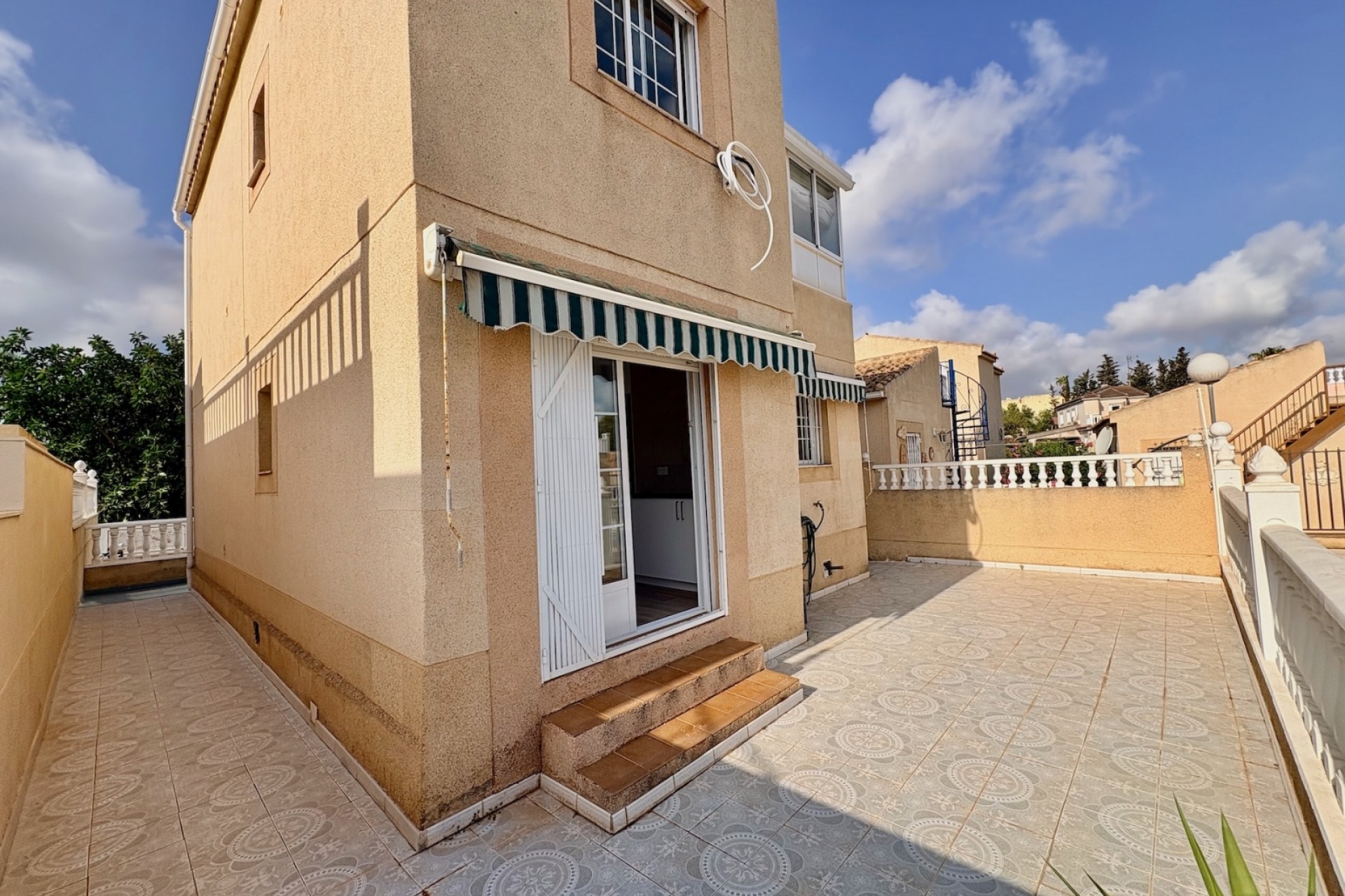 Resale - Single Family Home -
Orihuela - Los Balcones