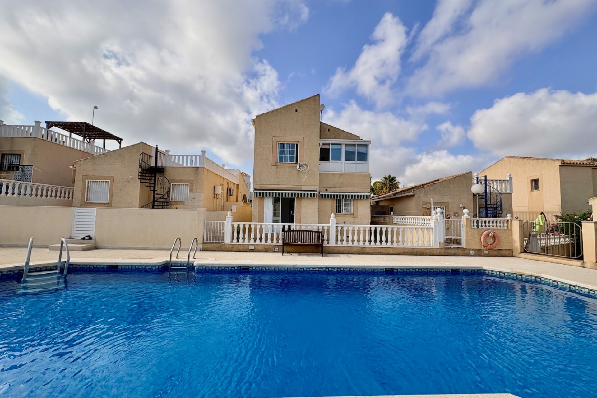 Resale - Single Family Home -
Orihuela - Los Balcones