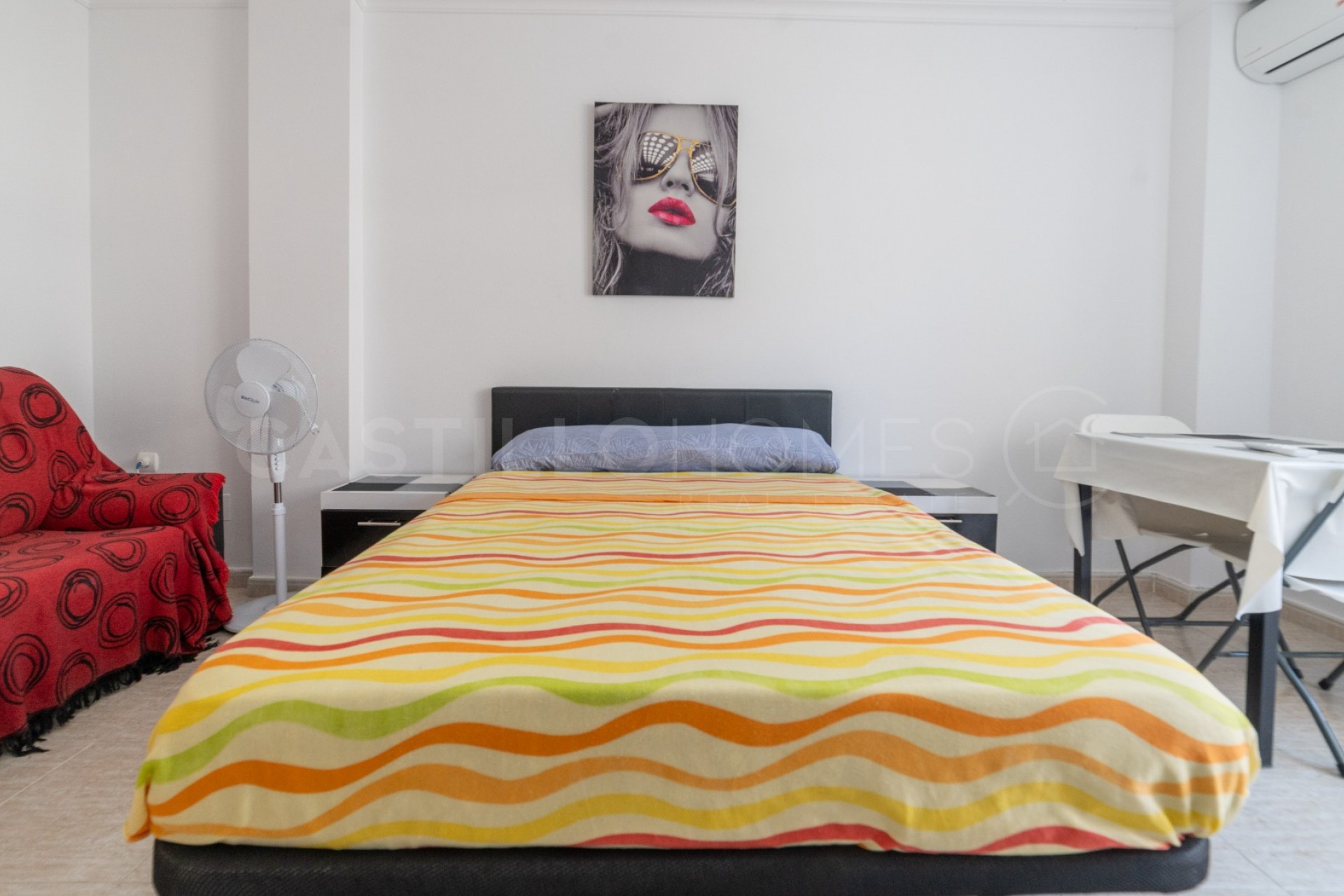 Resale - Studio -
Torrevieja - Centro