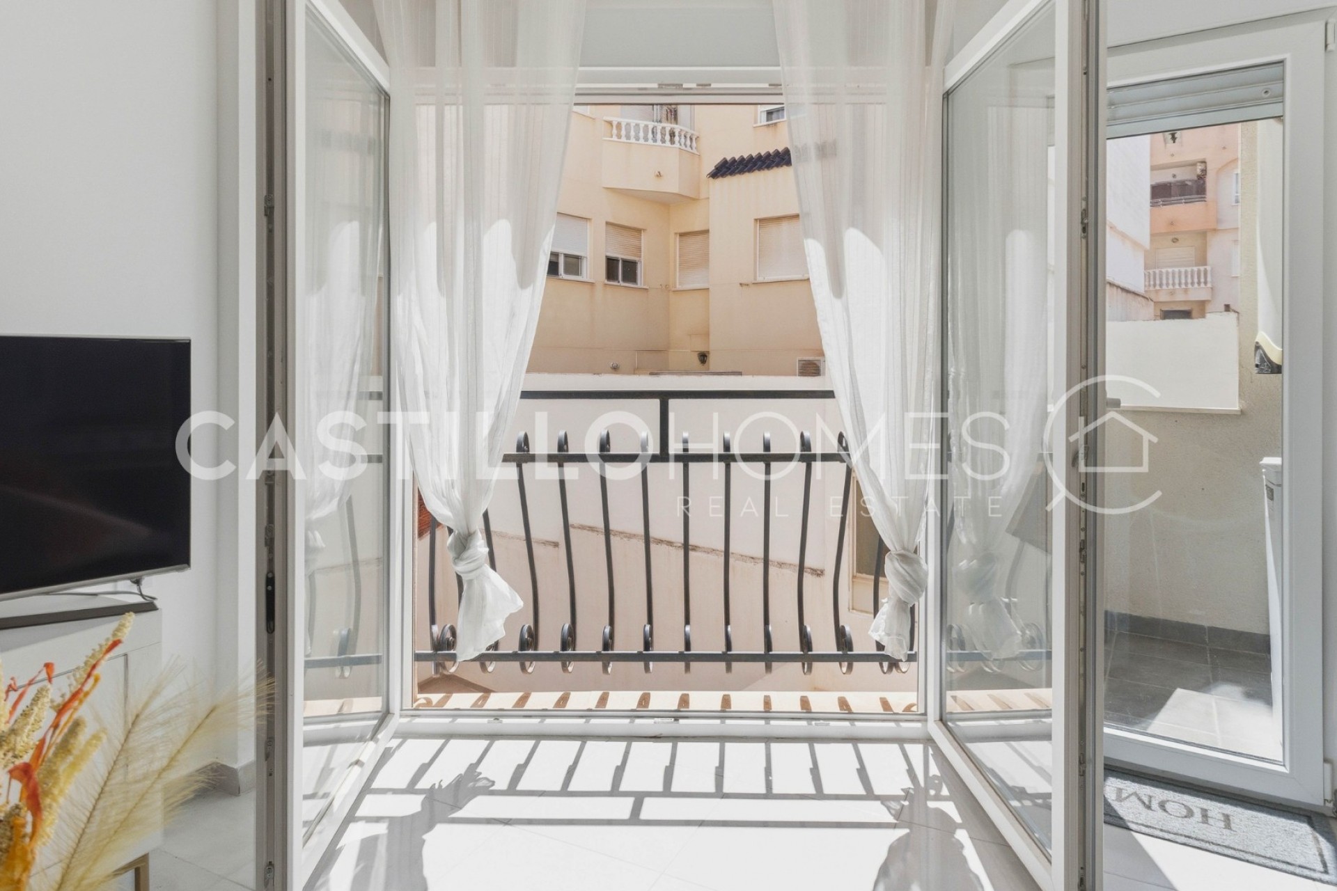 Resale - Studio -
Torrevieja - Centro