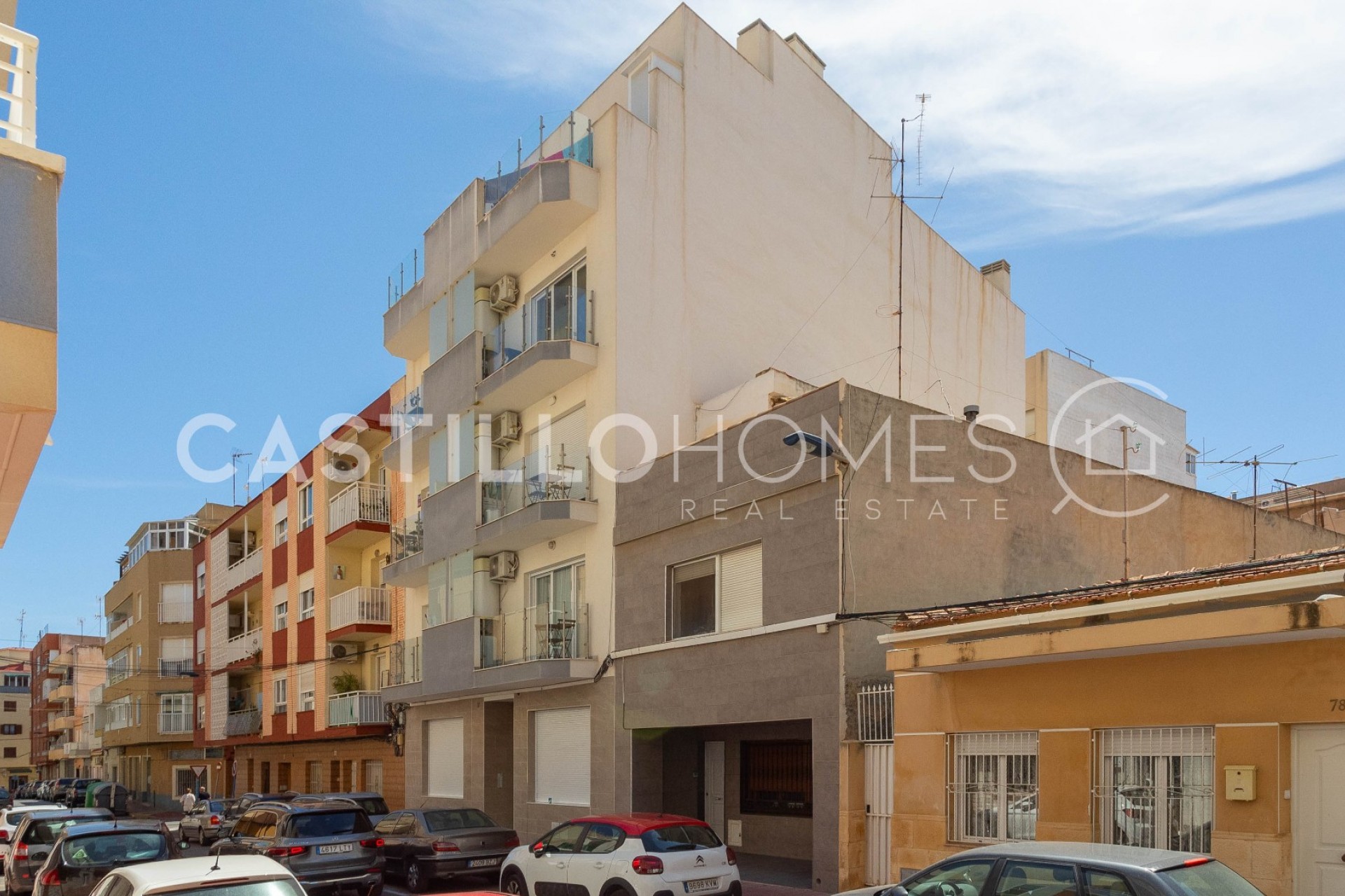 Resale - Studio -
Torrevieja - Centro
