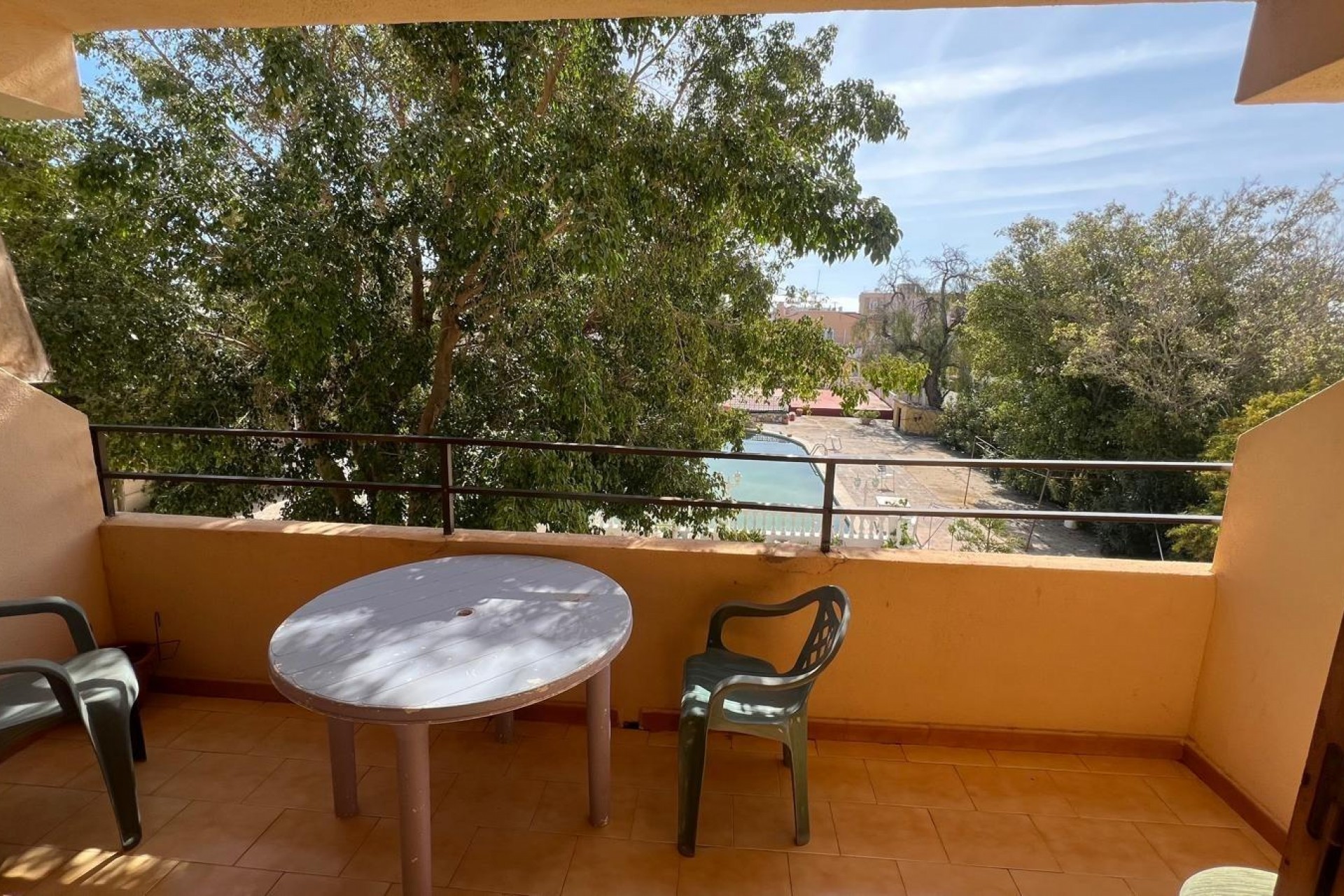 Resale - Studio -
Torrevieja - Urb. Rosaleda