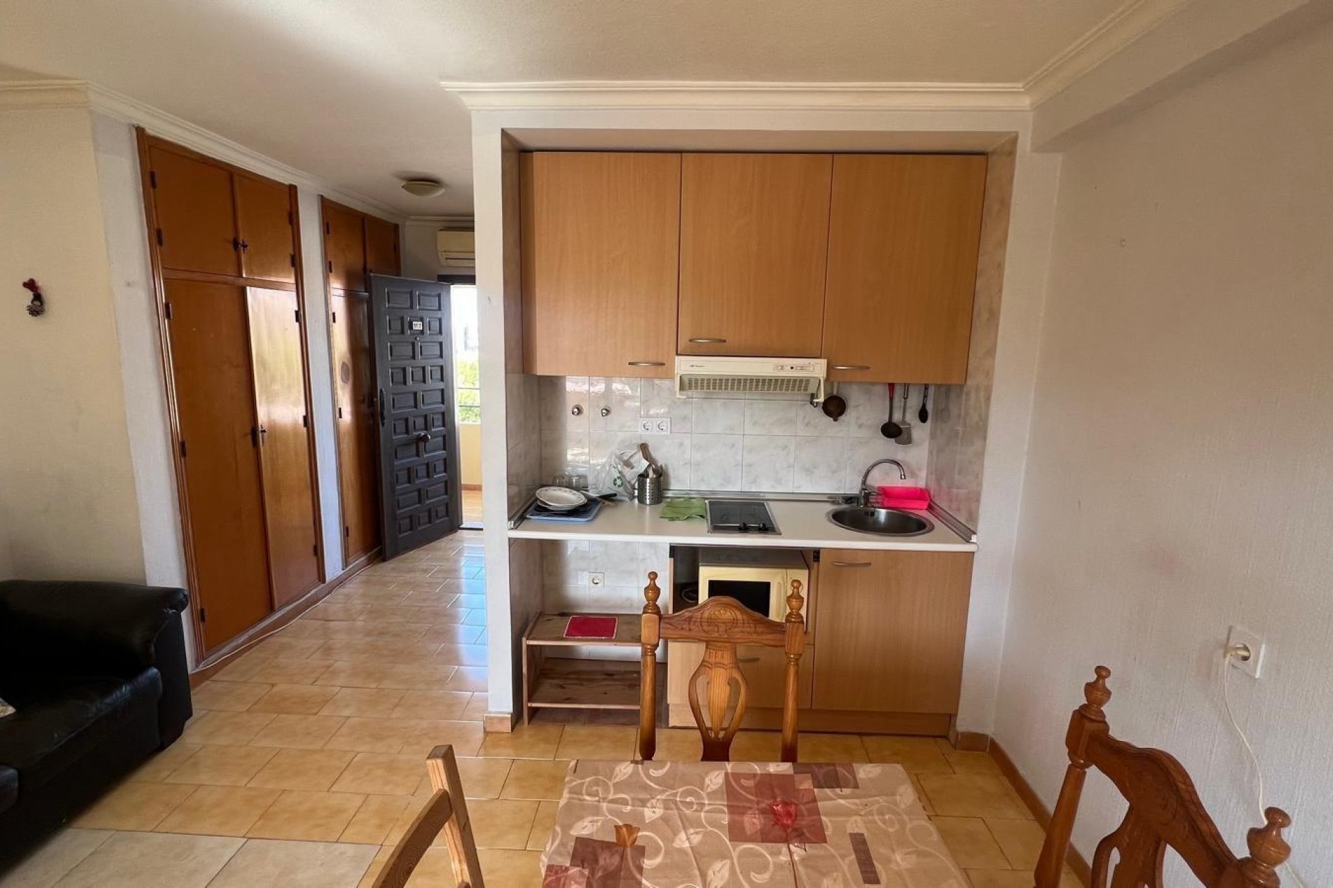 Resale - Studio -
Torrevieja - Urb. Rosaleda