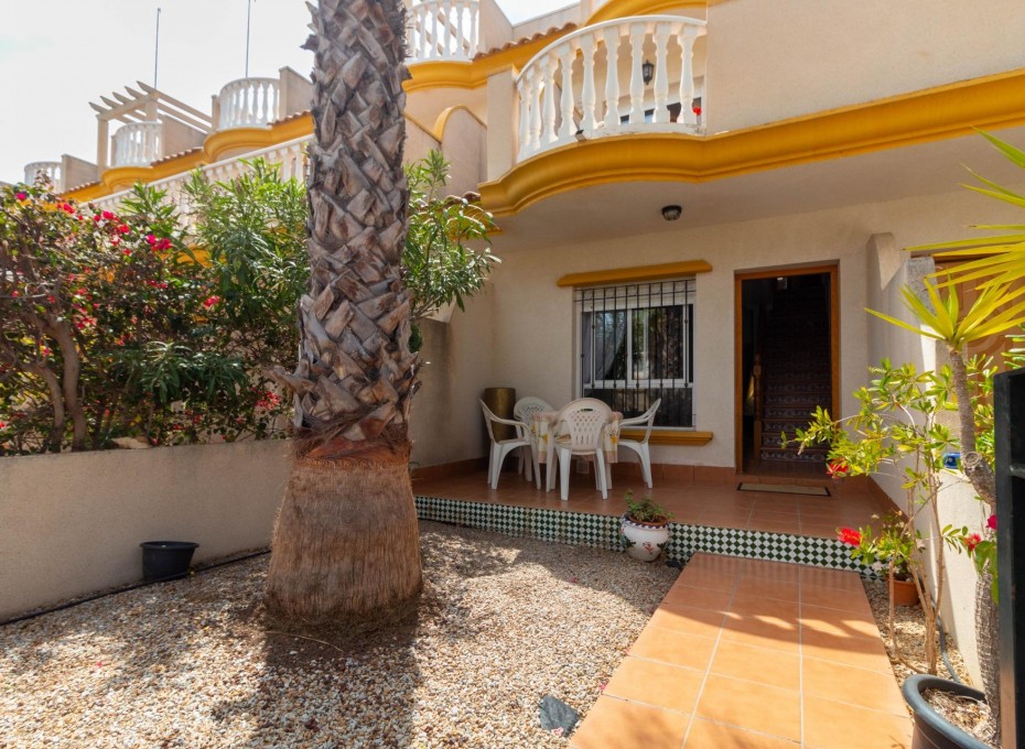 Resale - Terraced house -
Orihuela Costa - Cabo Roig
