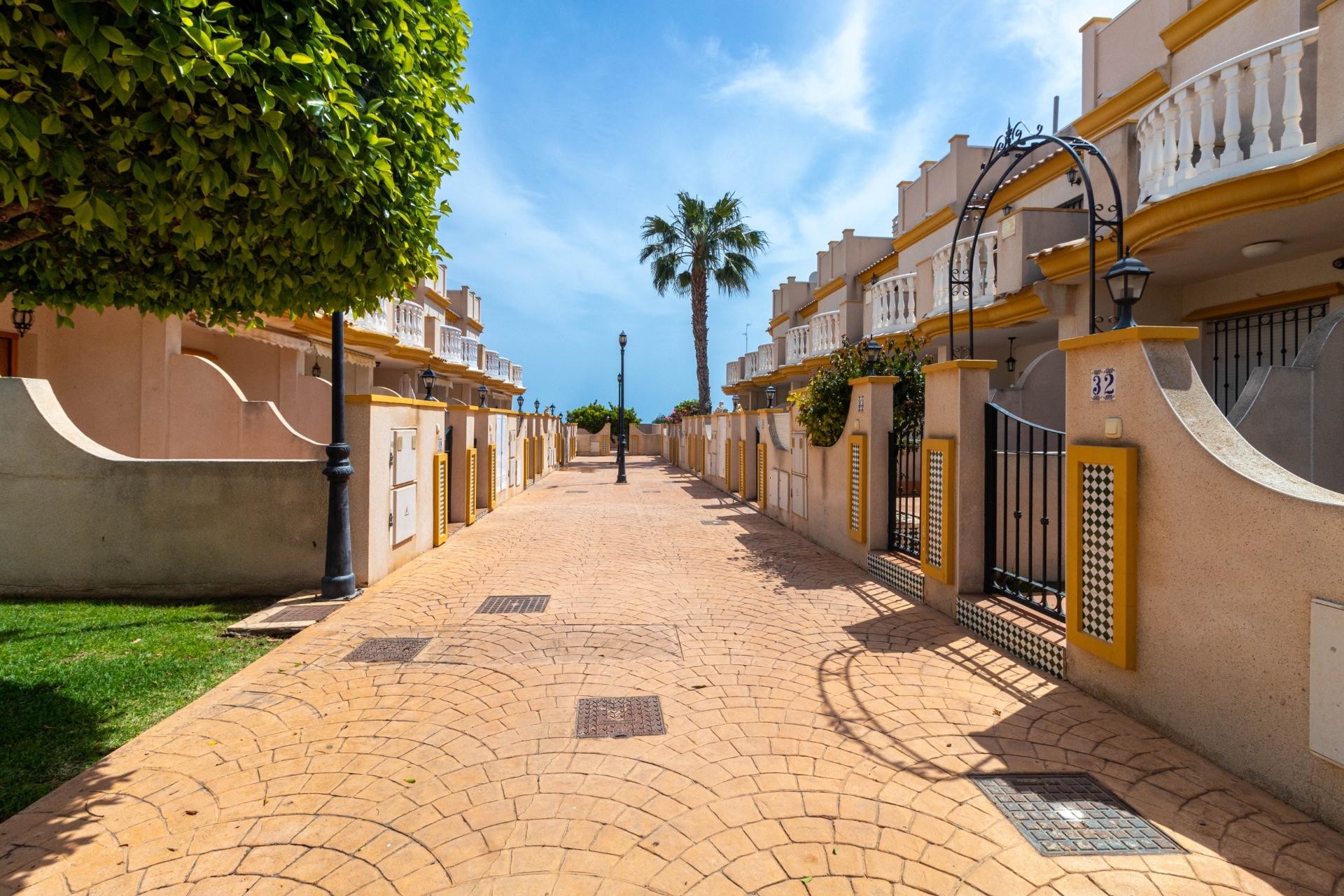 Resale - Terraced house -
Orihuela Costa - Cabo Roig