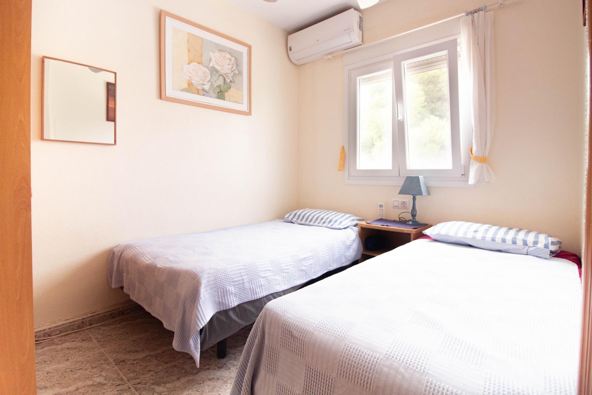 Resale - Terraced house -
Orihuela Costa - La Regia