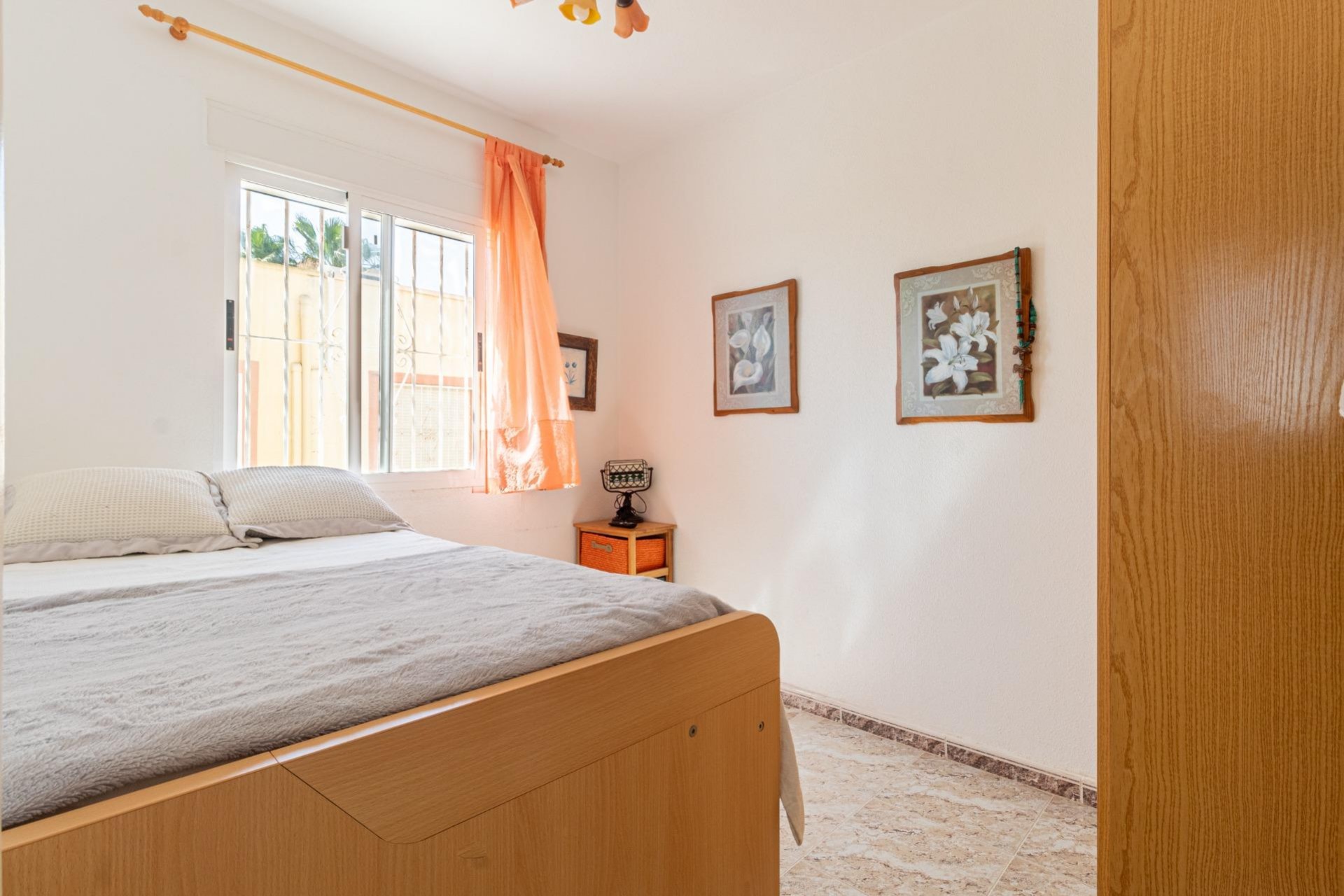 Resale - Terraced house -
Orihuela Costa - La Regia