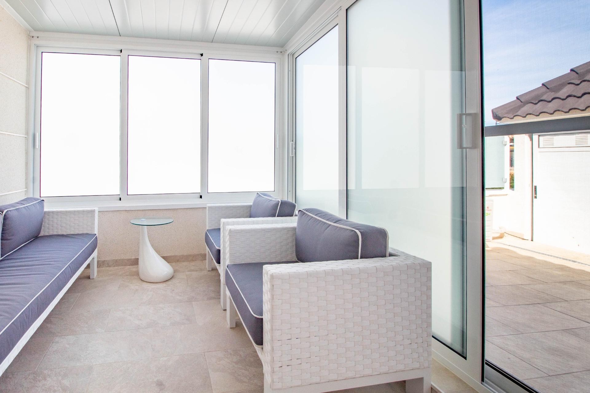 Resale - Terraced house -
Orihuela Costa - La Zenia