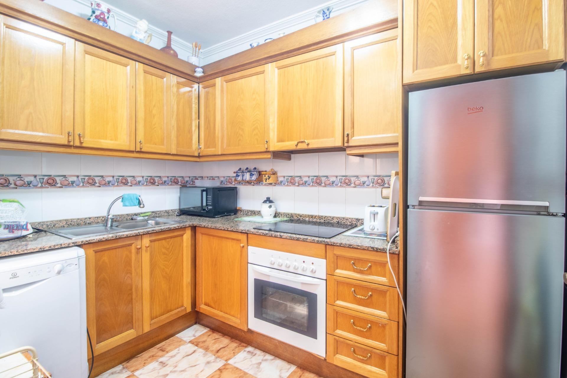 Resale - Terraced house -
Orihuela Costa - La Zenia