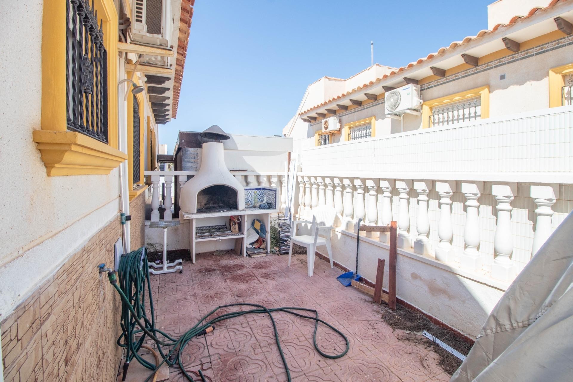 Resale - Terraced house -
Orihuela Costa - La Zenia