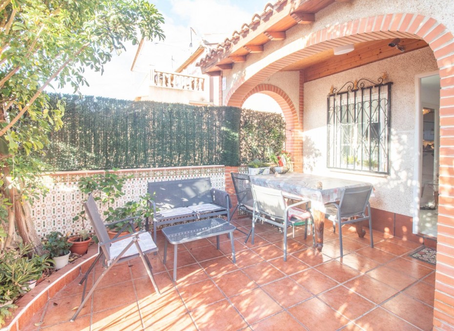 Resale - Terraced house -
Torrevieja - Acequion