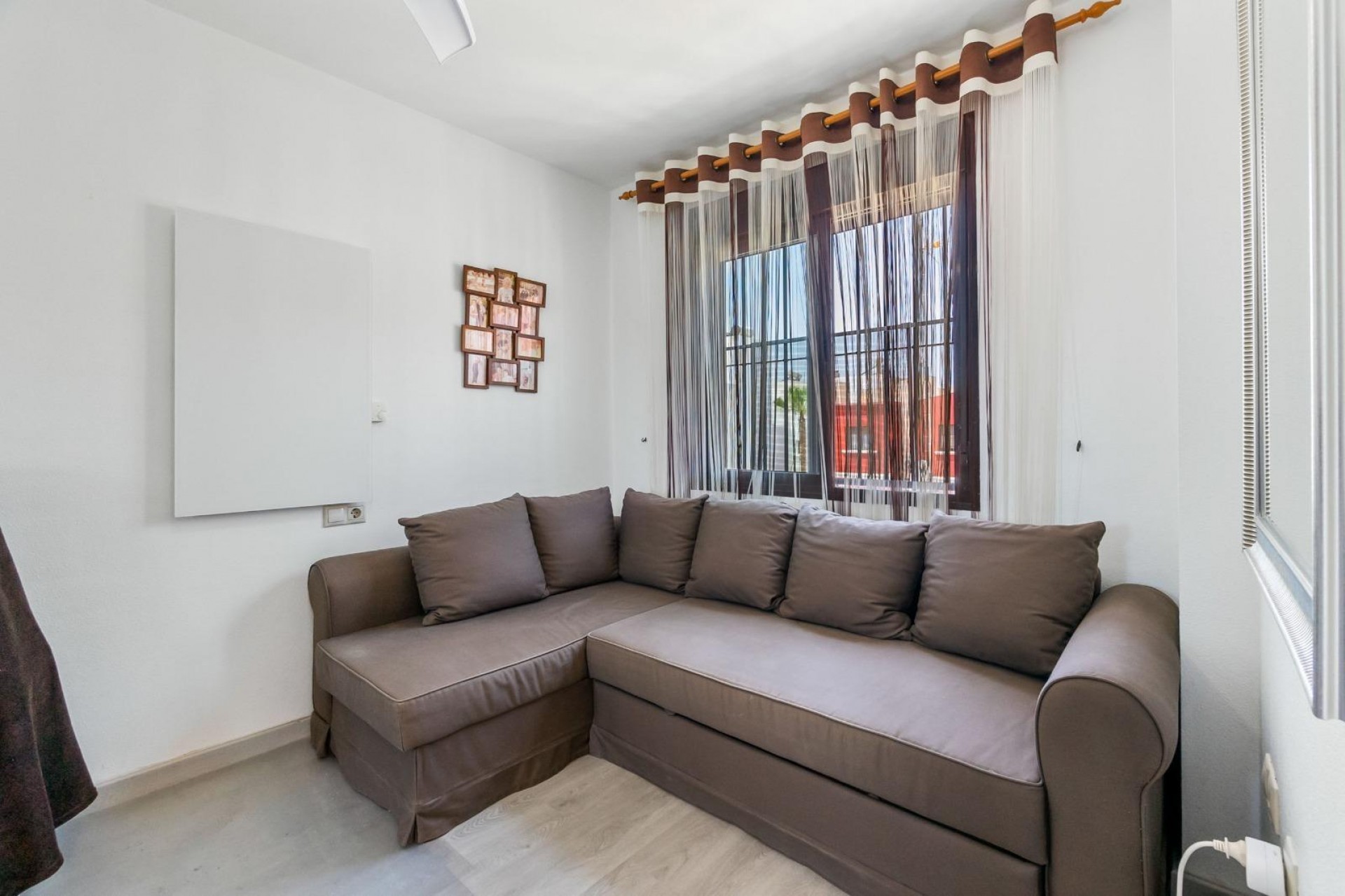 Resale - Terraced house -
Torrevieja - Aguas Nuevas