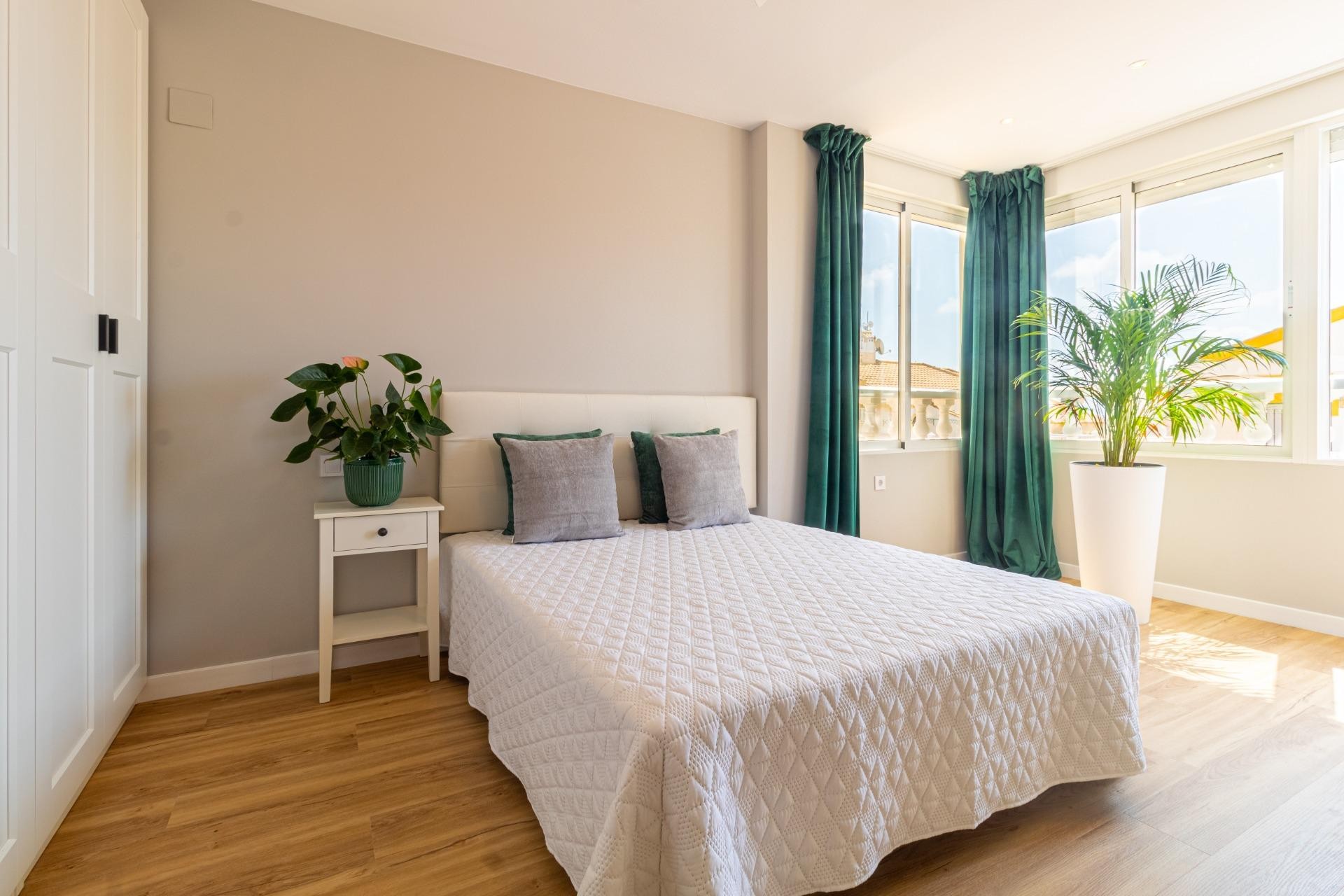 Resale - Terraced house -
Torrevieja - Los altos