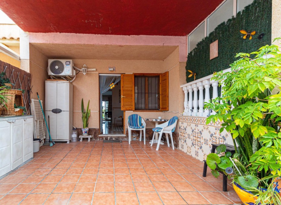 Resale - Terraced house -
Torrevieja - Los altos