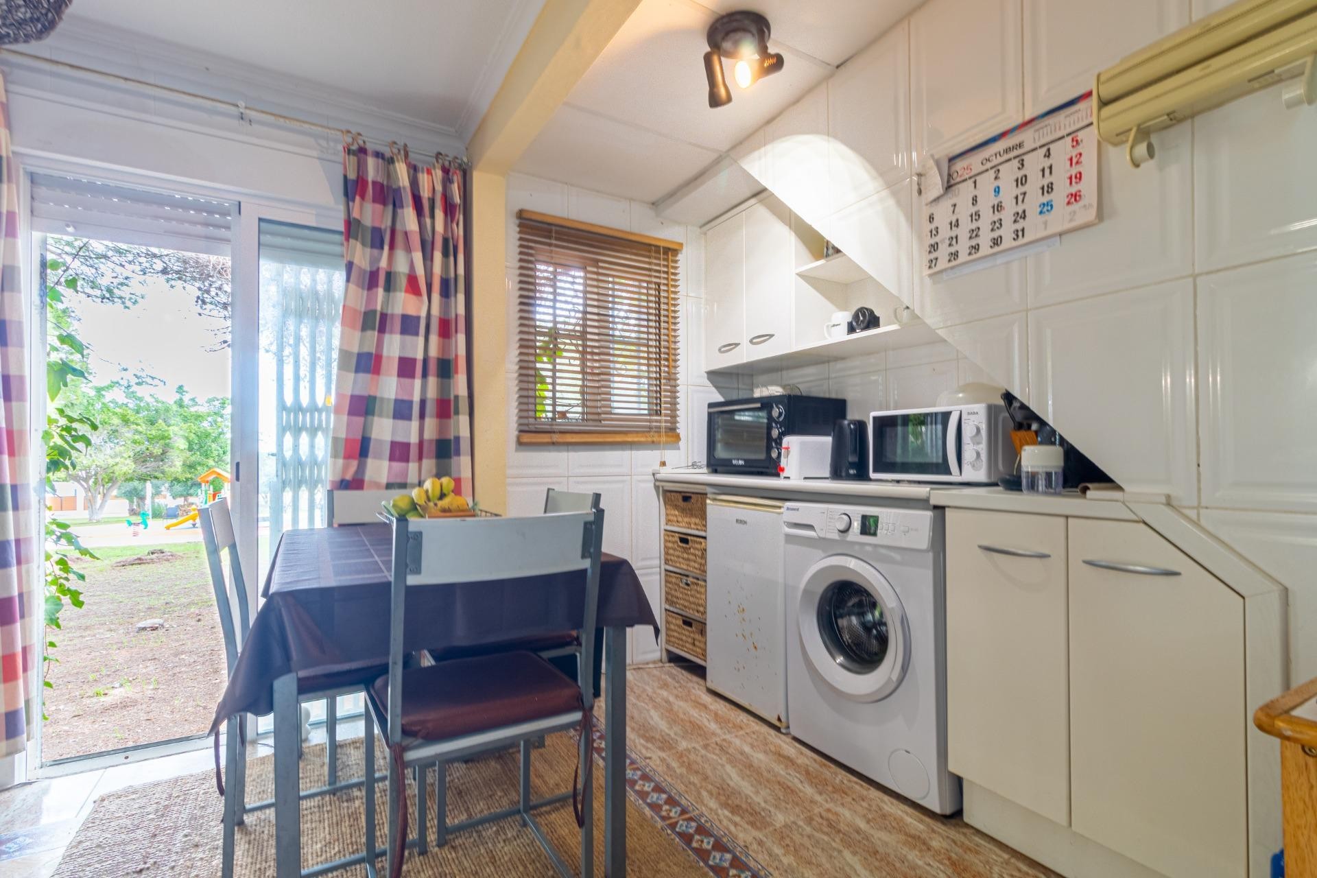 Resale - Terraced house -
Torrevieja - Los altos