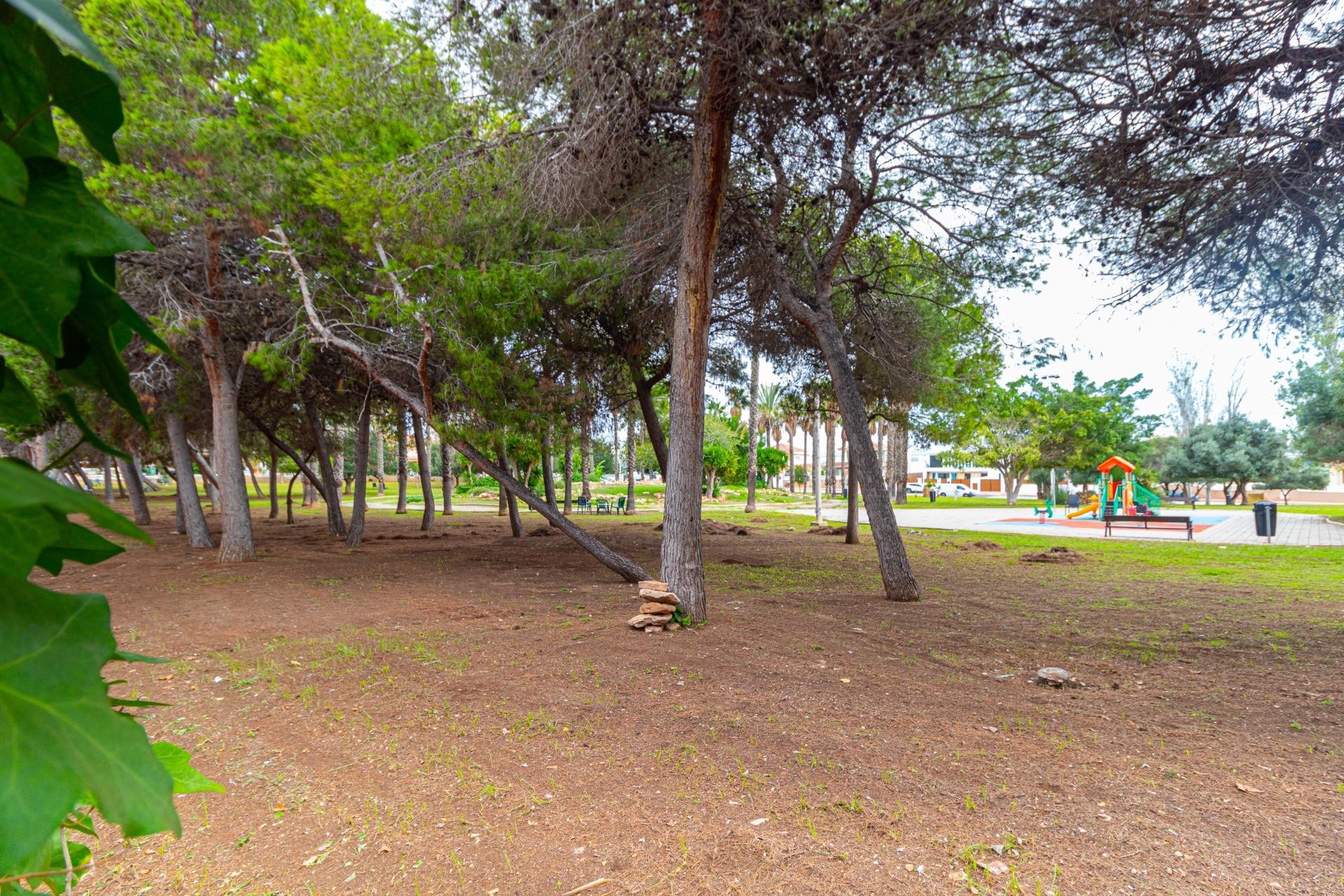 Resale - Terraced house -
Torrevieja - Los altos