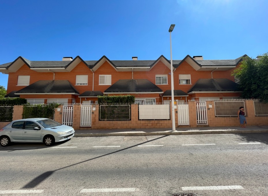 Resale - Town house -
Elche - Centro