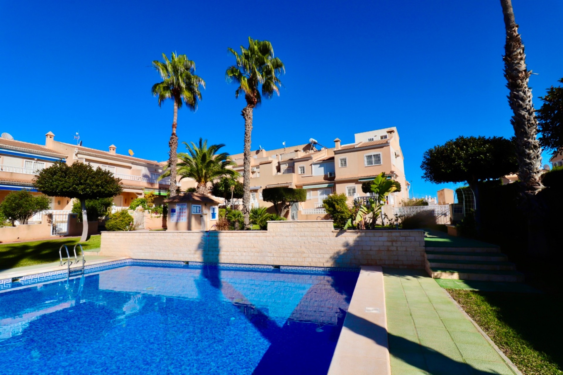 Resale - Townhouse -
Ciudad Quesada - Doña Pepa