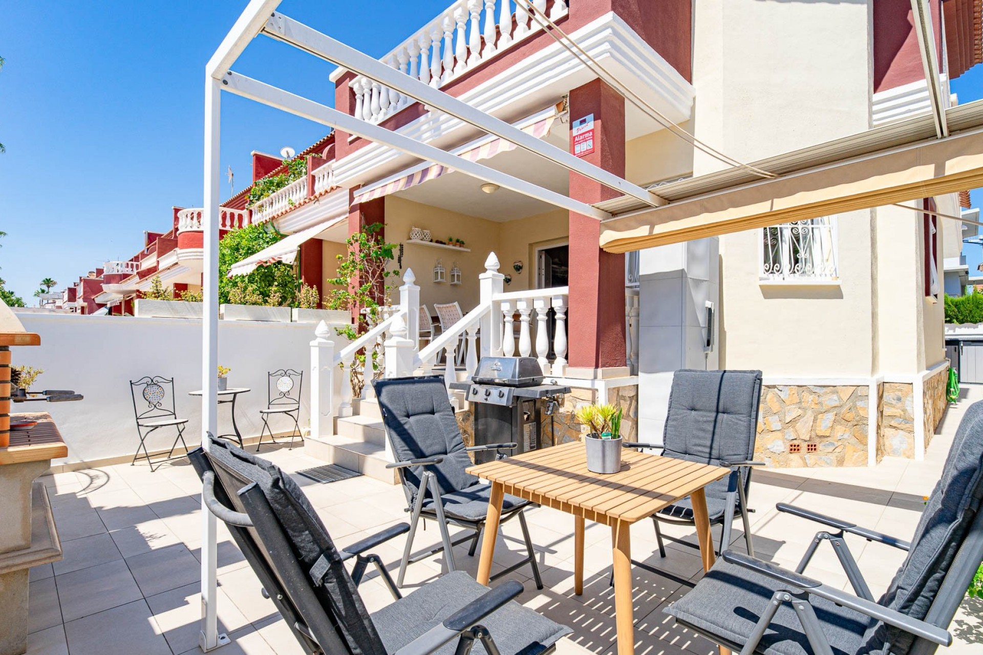 Resale - Townhouse -
Ciudad Quesada - Doña Pepa