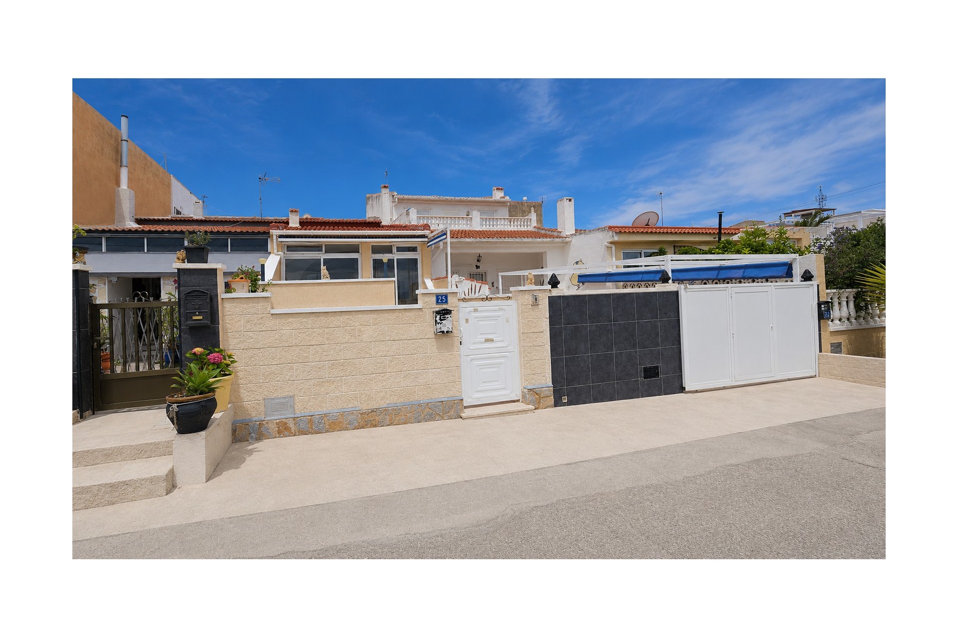 Resale - Townhouse -
Ciudad Quesada