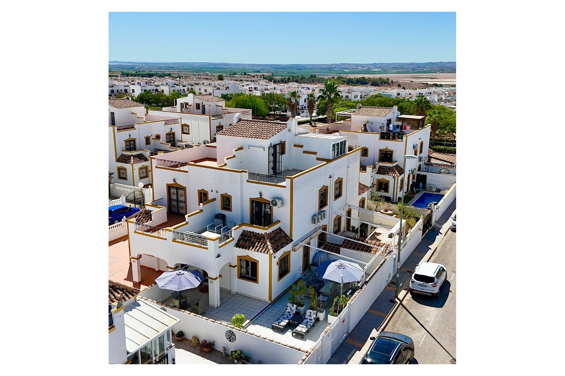 Resale - Townhouse -
Entre Naranjos - Vistabella - Entre Naranjos