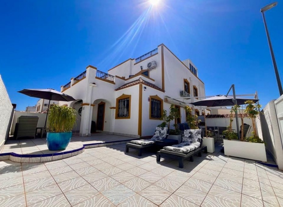 Resale - Townhouse -
Entre Naranjos - Vistabella - Entre Naranjos