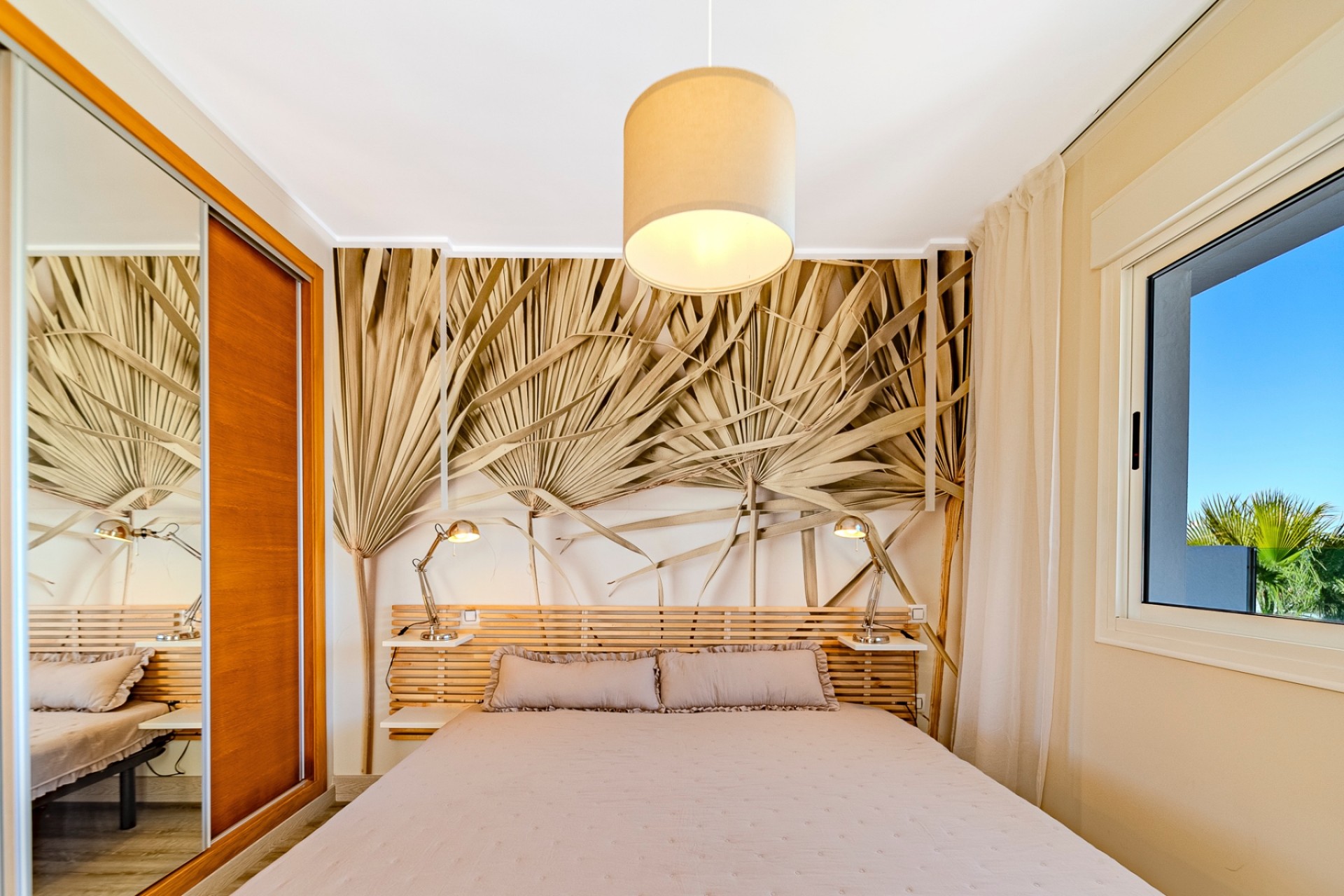 Resale - Townhouse -
Los Balcones