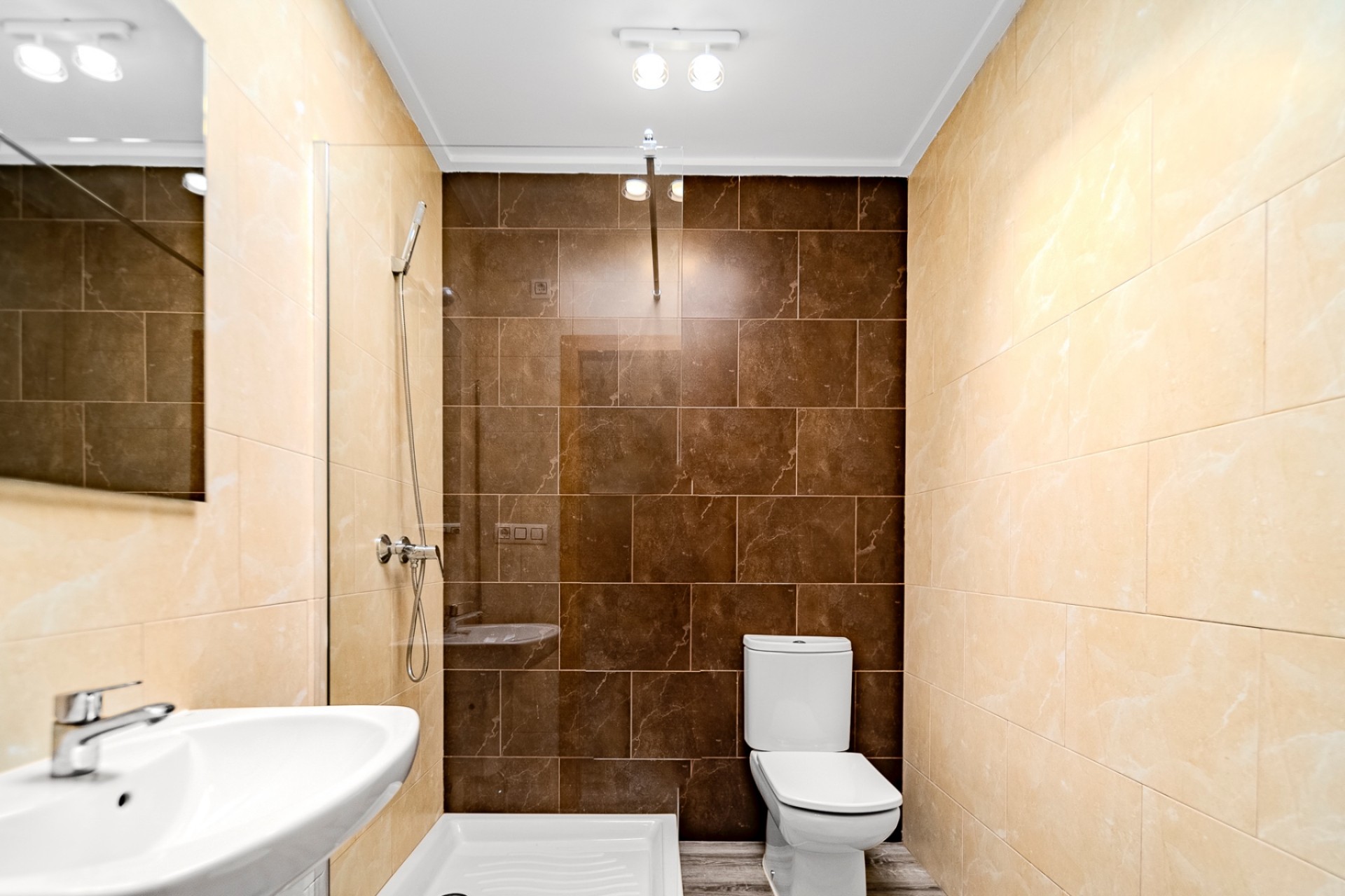 Resale - Townhouse -
Los Balcones