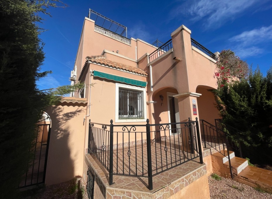 Resale - Townhouse -
Los Montesinos - La Herrada