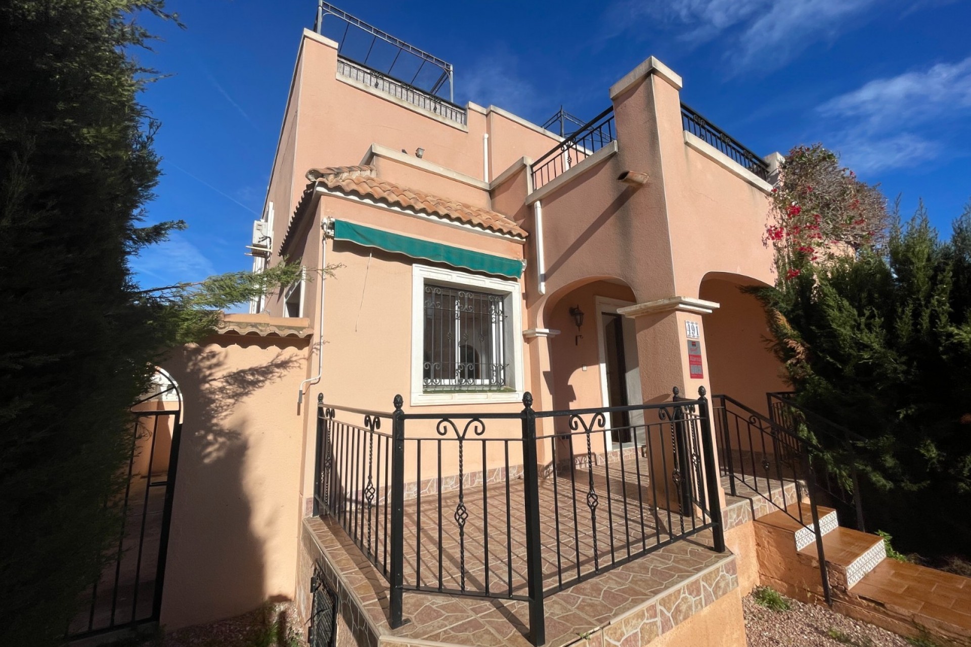 Resale - Townhouse -
Los Montesinos - La Herrada