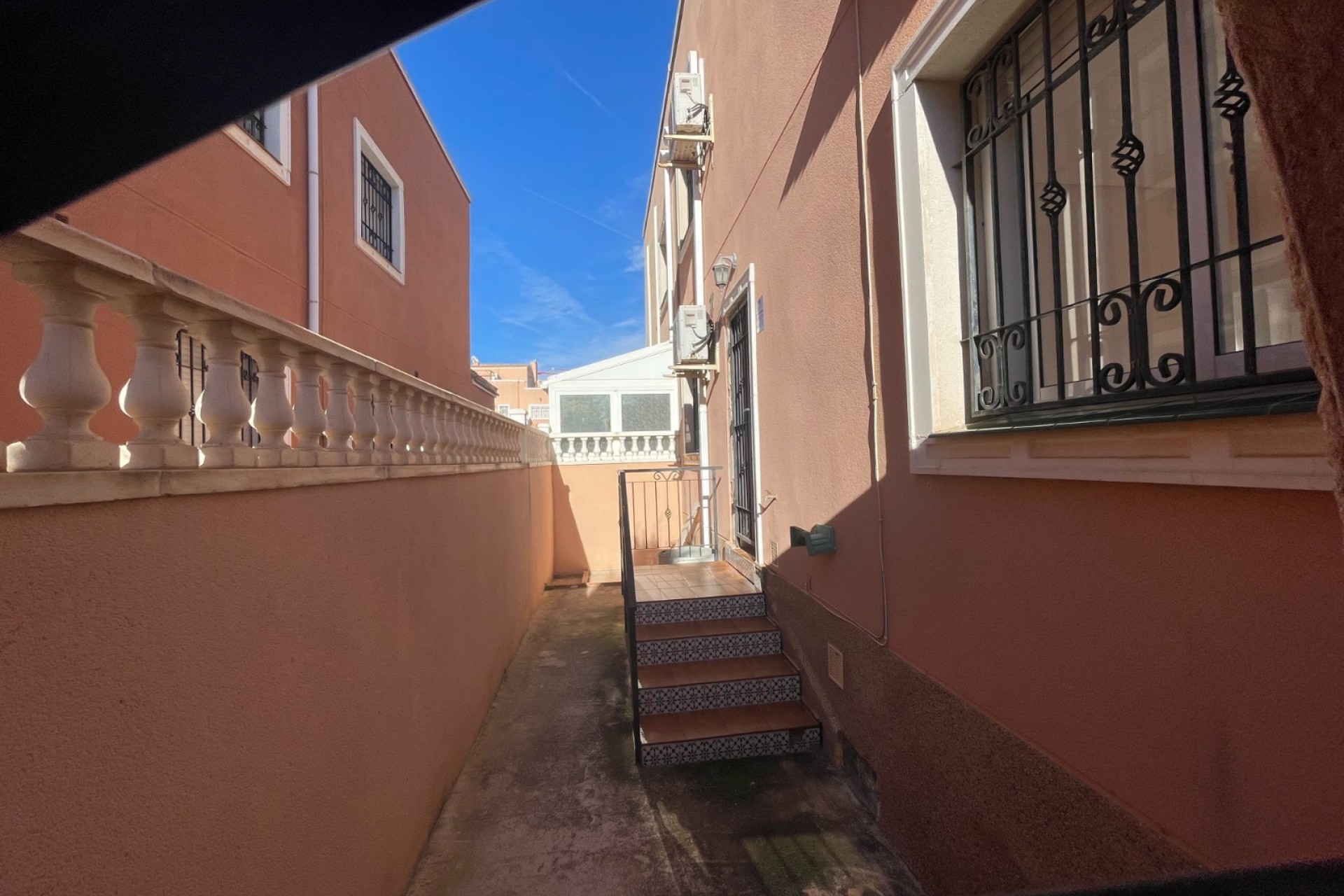 Resale - Townhouse -
Los Montesinos - La Herrada
