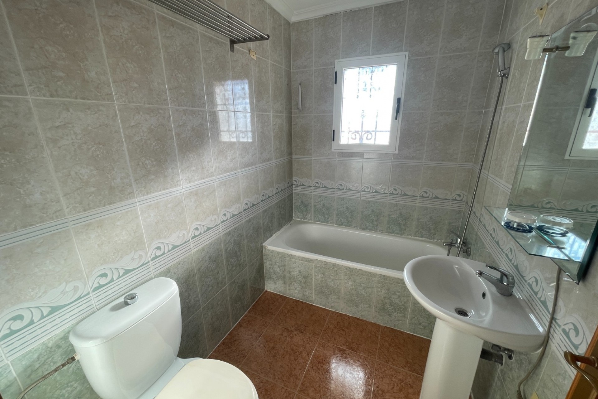 Resale - Townhouse -
Los Montesinos - La Herrada