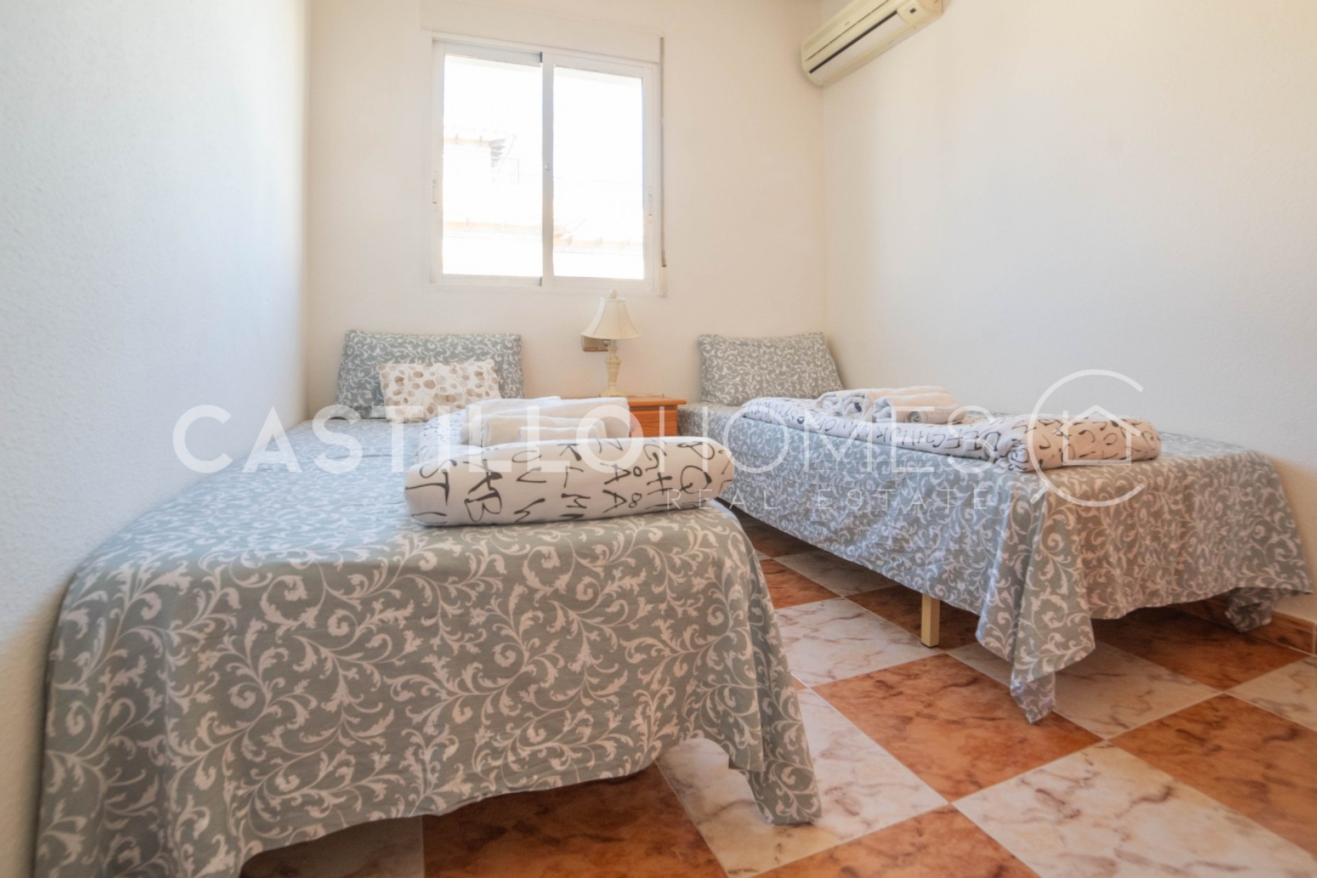 Resale - Townhouse -
Orihuela Costa - La Regia