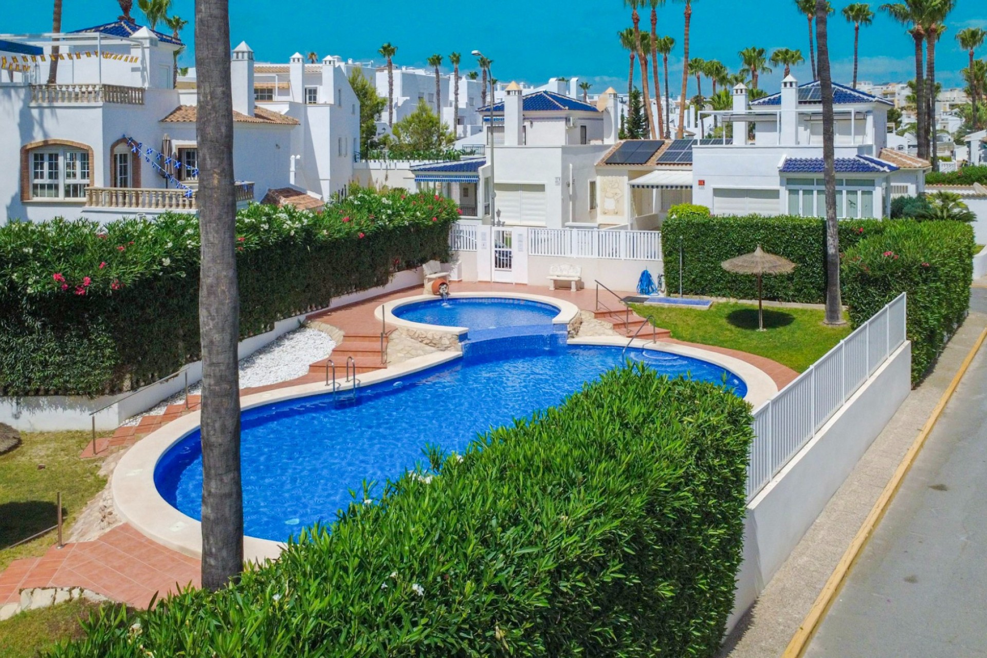 Resale - Townhouse -
Orihuela Costa - La Rioja