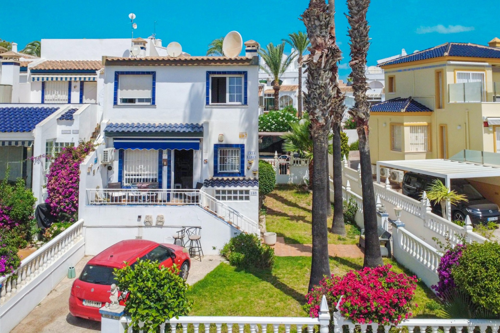 Resale - Townhouse -
Orihuela Costa - La Rioja