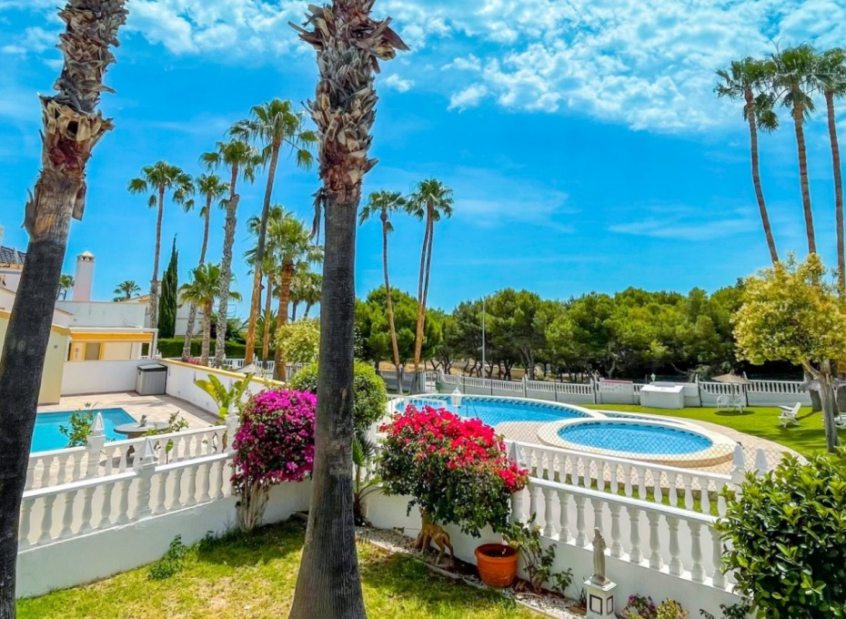 Resale - Townhouse -
Orihuela Costa - La Rioja