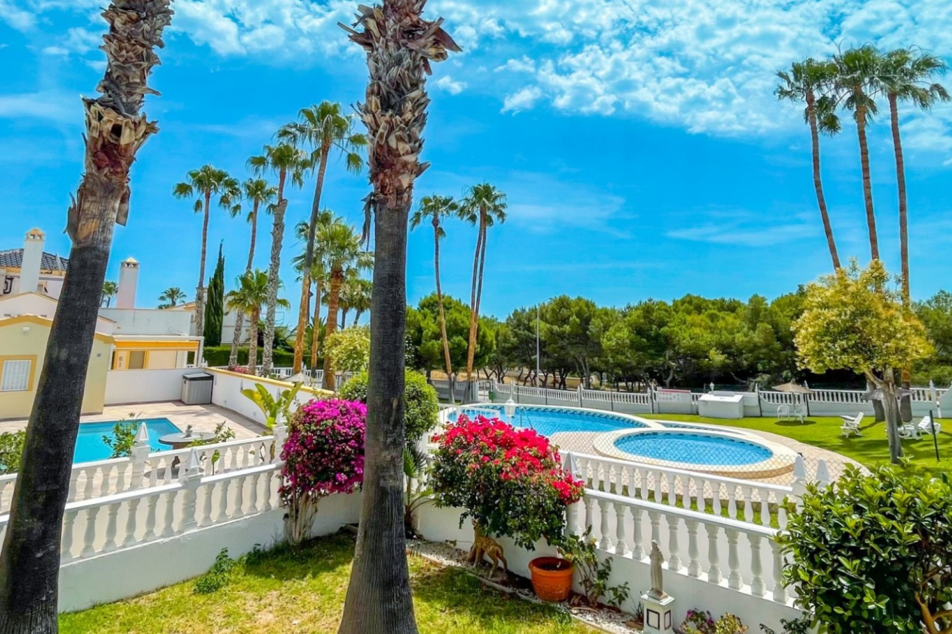 Resale - Townhouse -
Orihuela Costa - La Rioja