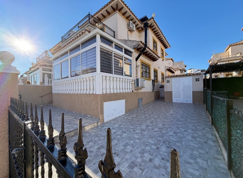 Resale - Townhouse -
Orihuela Costa - Las Filipinas