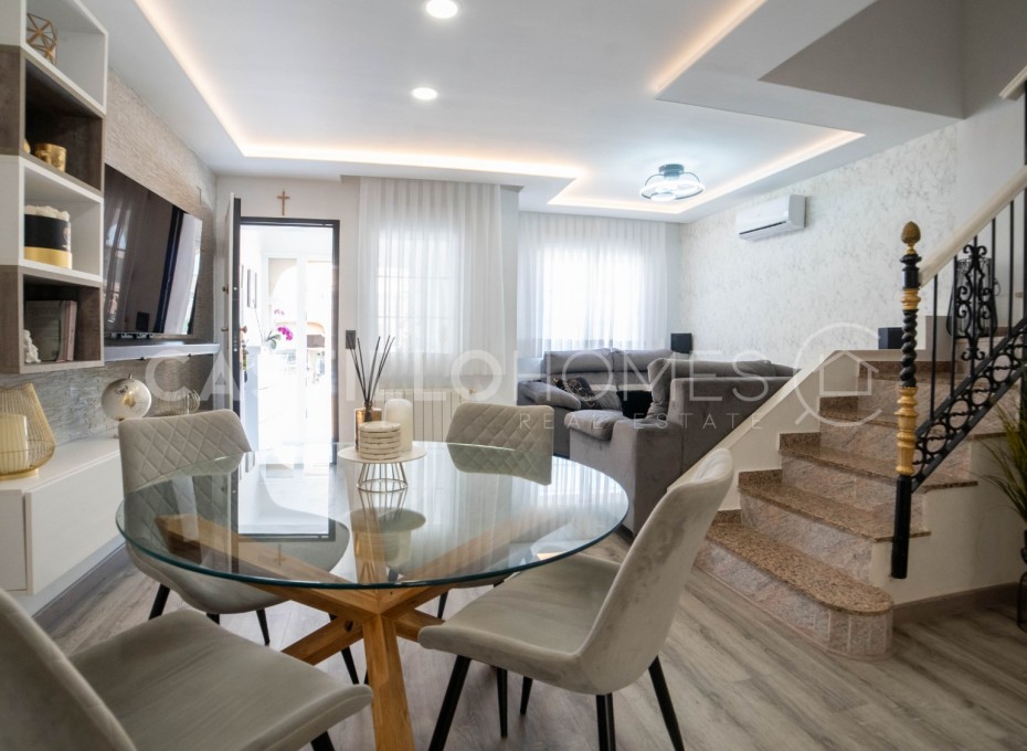 Resale - Townhouse -
Orihuela Costa - Villamartín