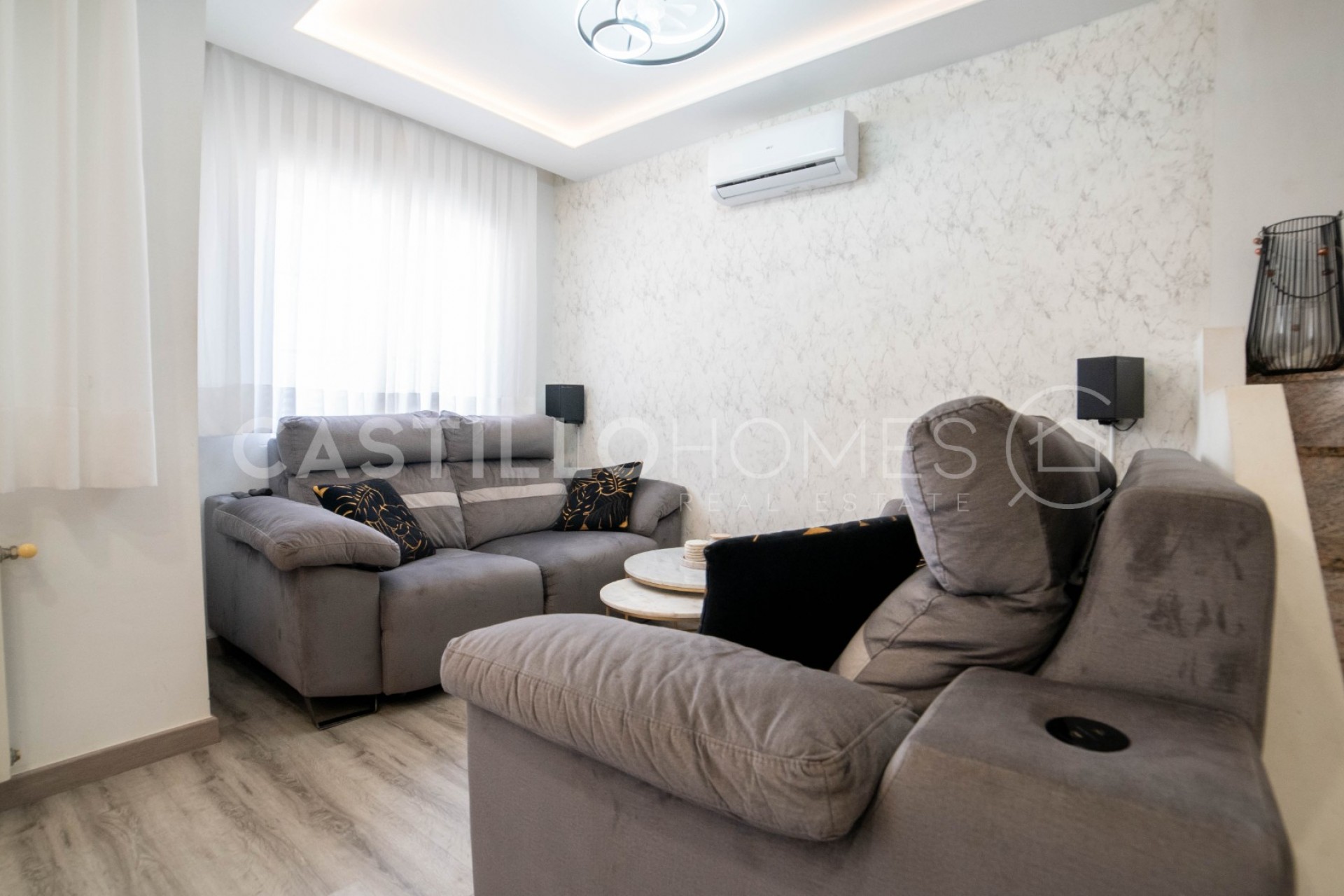 Resale - Townhouse -
Orihuela Costa - Villamartín