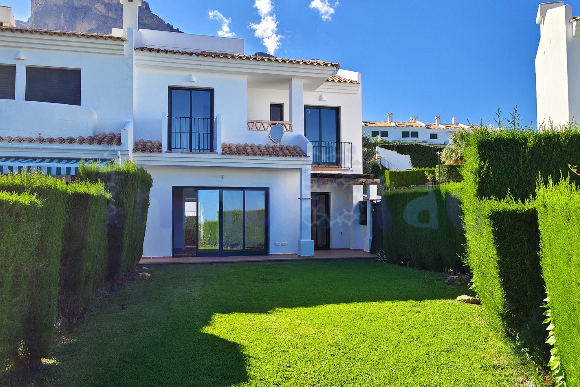 Resale - Townhouse -
Polop - Urbanizacion