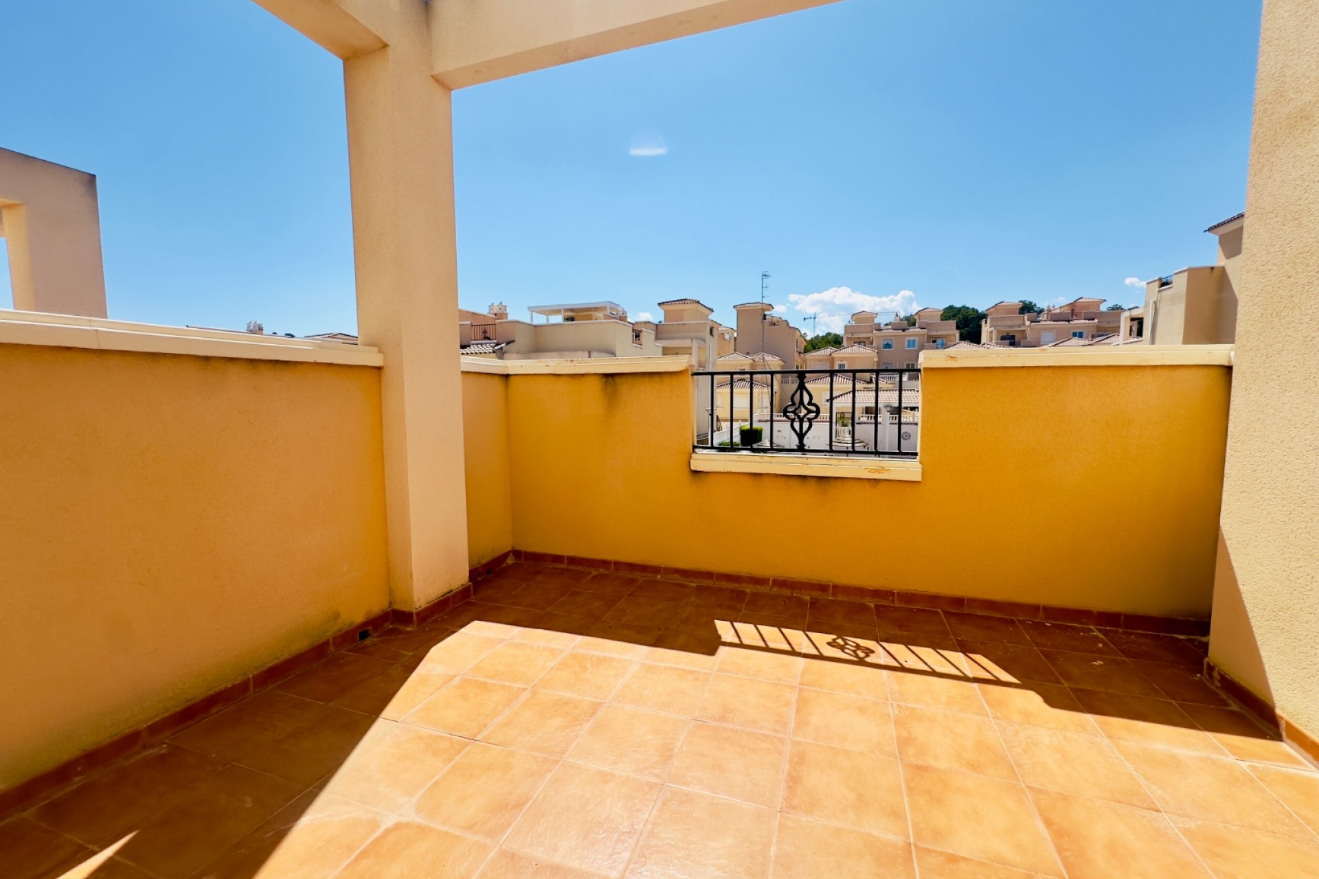 Resale - Townhouse -
San Miguel de Salinas - Ciudad de las comunicaciones
