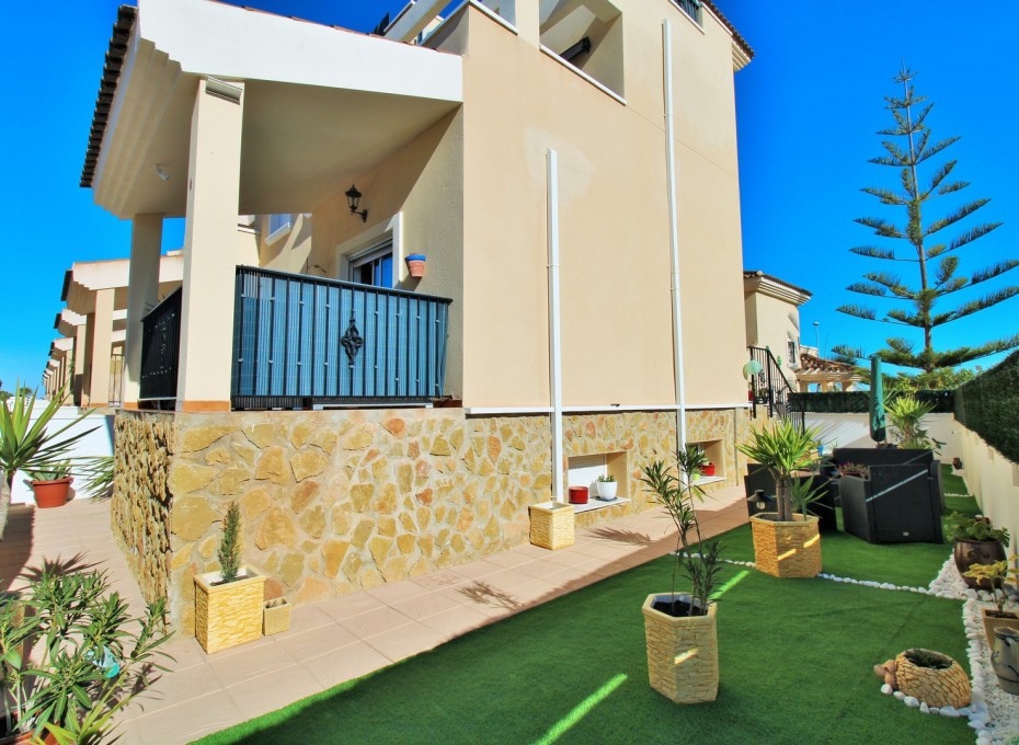 Resale - Townhouse -
San Miguel de Salinas