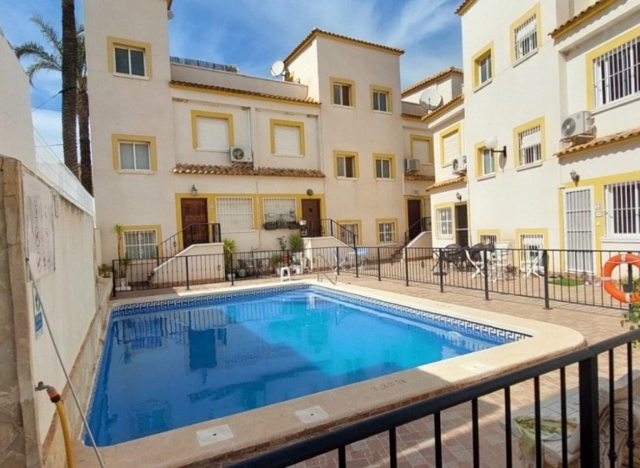 Resale - Townhouse -
Torremendo