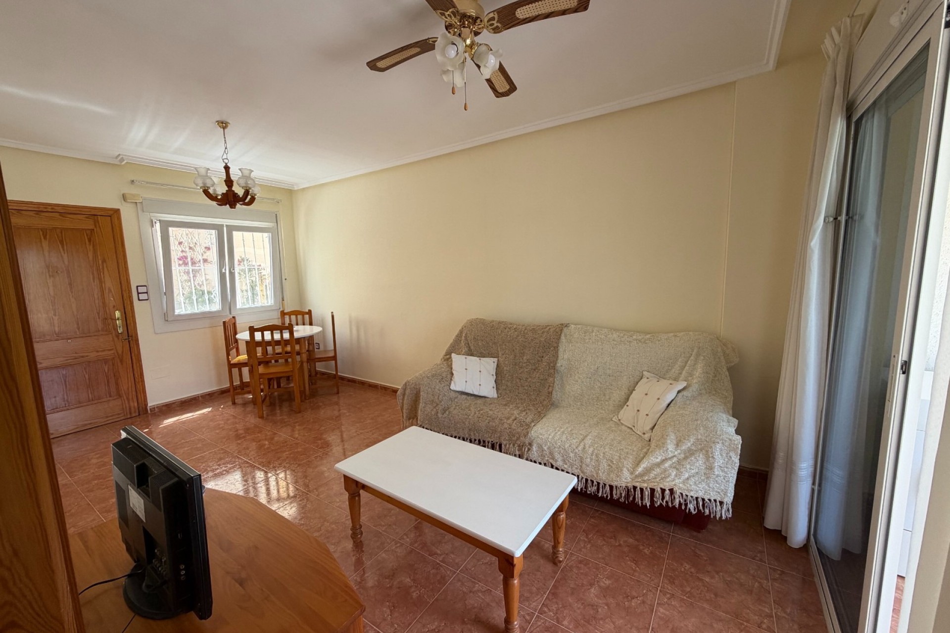 Resale - Townhouse -
Torremendo