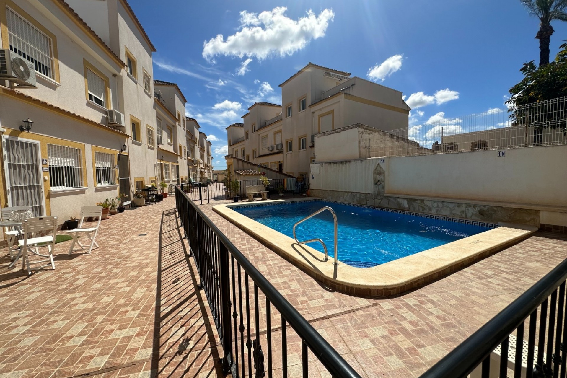 Resale - Townhouse -
Torremendo
