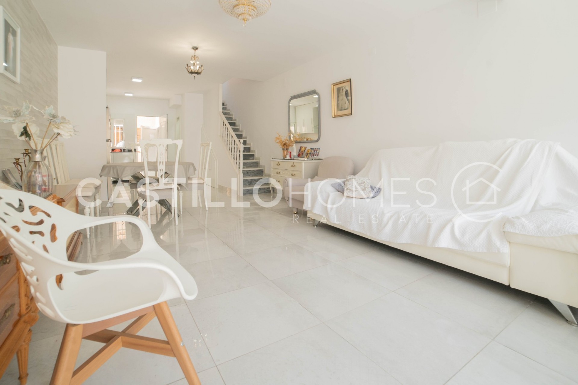 Resale - Townhouse -
Torrevieja - Urb. Rosaleda